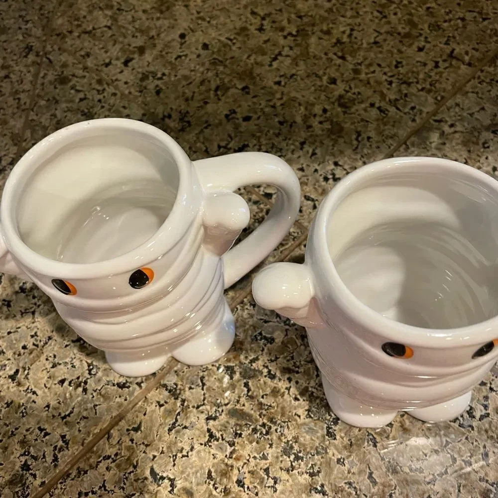 Hyde and EEK Stoneware Mummy Mugs set of 2!